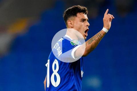 (VIDEO) ¡Con pie derecho! Alexander Robertson anotó en empate del Cardiff