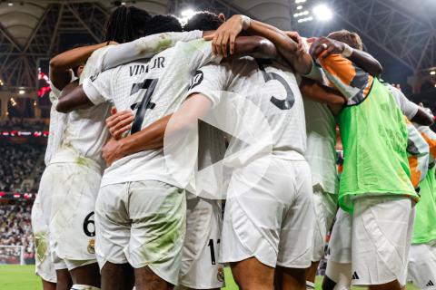 (VIDEO) Real Madrid goleó y habrá "Derbi español" en la Supercopa