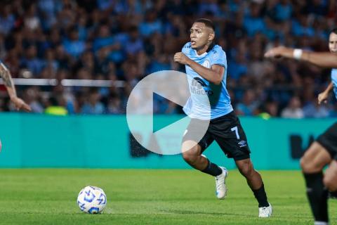 Reyna fue titular en el inicio del Apertura argentino