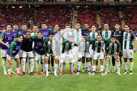 (VIDEO) Santamaría salió lesionado en derrota de Santos Laguna en arranque del Clausura de Liga MX