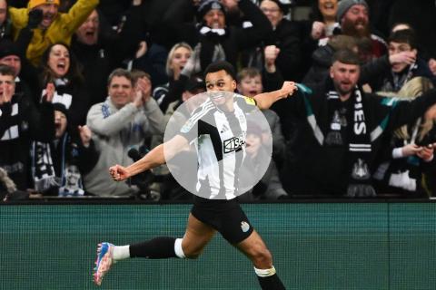 (VIDEO) Newcastle eliminó al Arsenal y accedió a la final de la EFL Cup