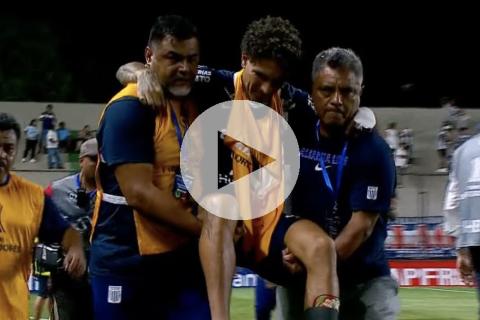 (VIDEO) Paolo Guerrero sufrió lesión en el tobillo y se fue muy adolorido