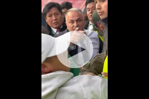 (VIDEO) Lamentable: Dirigentes de la FBF se pelearon con hinchas en la tribuna