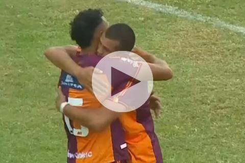 (VIDEO) ¿El gol del año? González anotó desde la media cancha para Los Chankas