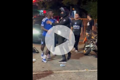 (VIDEO) ¡Quiso irse a la manos! Corozo protagonizó incidentes con hinchas de Emelec