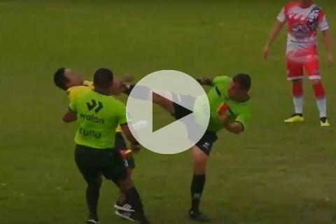(VIDEO) Tras una "patada voladora" de árbitro, se suspendió duelo en Copa Perú