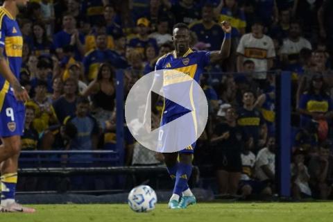 (VIDEO) Advíncula jugó los noventa minutos ante Tigre