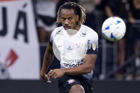 (VIDEO) Carrillo jugó en triunfazo de Corinthians en Uruguay por la Sudamericana