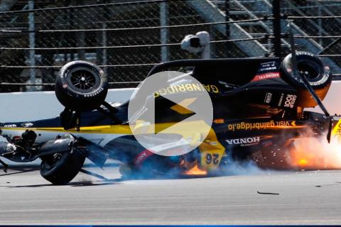 (VIDEO) ¡Se salvó de milagro! Impresionante accidente en la Indy Nascar