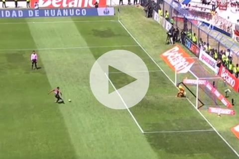 (VIDEO) Alex Valera y el polémico penal errado en Huánuco