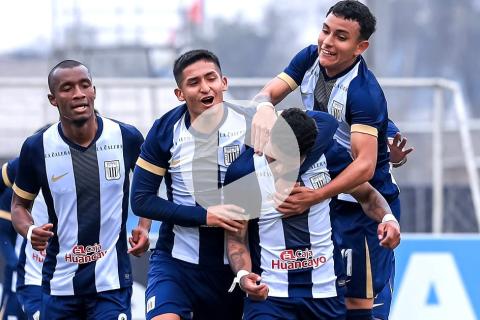 ¡Lo pasó por encima! En La Florida, Alianza Lima goleó 4-0 a Cristal por el Torneo Juvenil U18