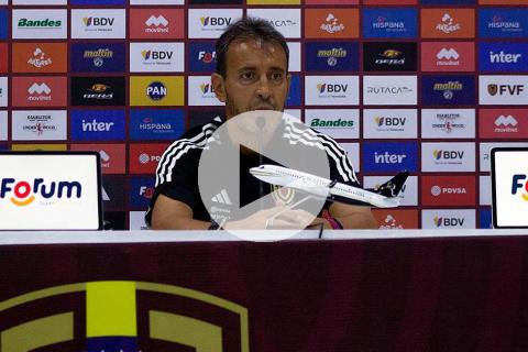(VIDEO) ¡Conferencia de 'Bocha' Batista duró menos de 2 minutos!