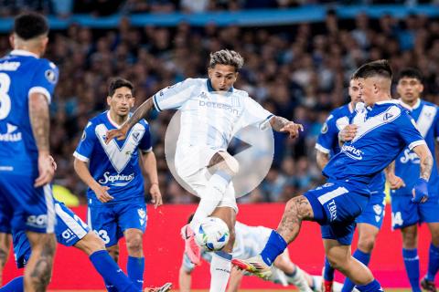 (VIDEO) Racing venció a Vélez y es el primer semifinalista de la Copa Libertadores