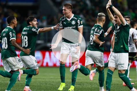 ¡Final brasileña en el Monumental! Palmeiras remontó y eliminó a LDU en la Libertadores