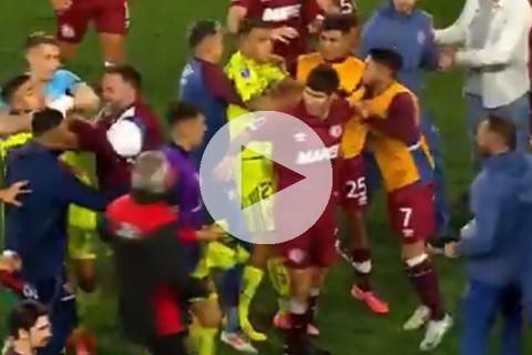 (VIDEO) Partido entre Lanús y ‘U’ de Chile terminó en pelea
