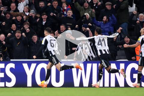 (VIDEO) ¡En los descuentos! Newcastle ganó en el final y avanzó en la Carabao Cup