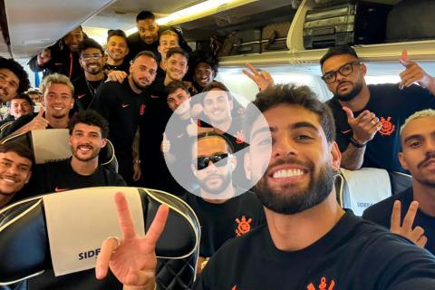 (VIDEO) Con Carrillo, Corinthians llegó a Río de Janeiro para la final de la Copa de Brasil