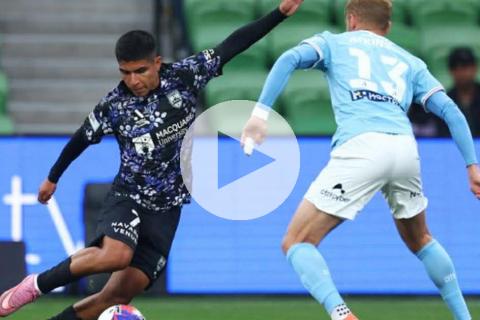 Piero Quispe fue titular en el empate de Sydney FC como visitante por la A-League