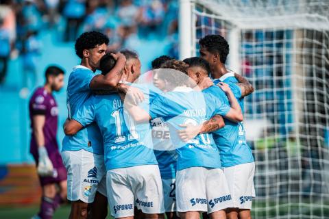 (FOTOS) Sporting Cristal venció por 3-1 a Universidad Católica de Ecuador en la Tarde Celeste