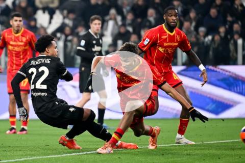 (VIDEO) Juventus tropezó en el inicio del 2026