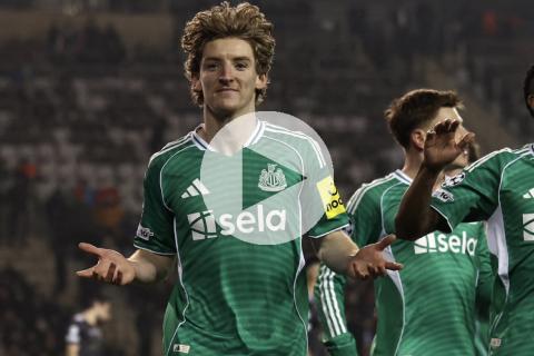 (VIDEO) Newcastle goleó y 'acaricia' los octavos de Champions