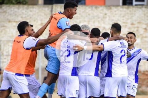 (FOTOS) Alianza Atlético se hizo fuerte en Sullana y venció por la mínima a Cusco FC