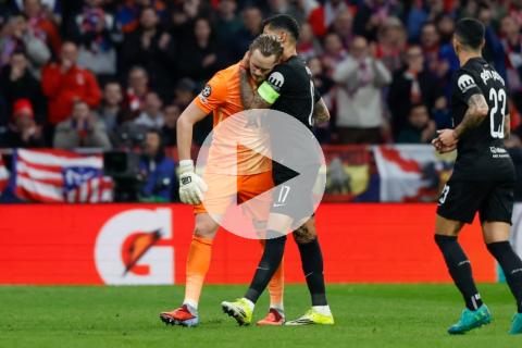 (VIDEO) Arquero de Tottenham fue cambiado tras dos groseros errores en 17 minutos