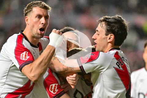 (VIDEO) Rayo Vallecano goleó y hundió más al Real Oviedo