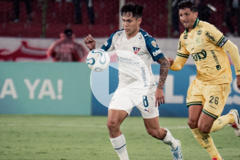 (VIDEO) Pretell fue titular en victoria de LDU por la Libertadores