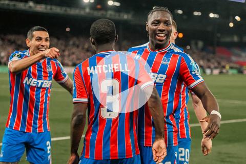(VIDEO) Crystal Palace hizo respetar la casa para clasificar a la final de la Conference League