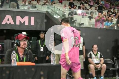 (VIDEO) ¡Se encienden las alarmas! Messi salió lesionado en triunfo 6-4 del Inter Miami