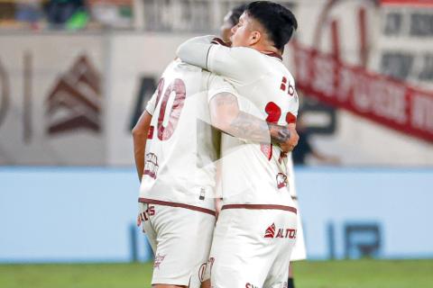 Volvió al gol y al triunfo: La 'U' venció por 2-1 a Sport Huancayo