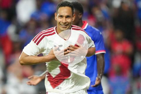 (FOTOS | VIDEO) ¡El primer triunfo en la era Menezes! Perú remontó y venció 2-1 a Haití