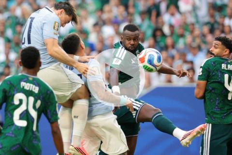 (VIDEO | FOTOS) Uruguay empató 1-1 ante Arabia en su estreno en el Mundial