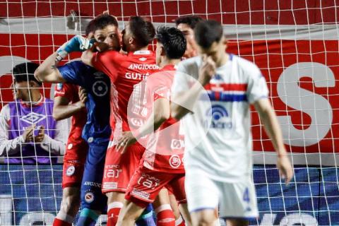 (VIDEO) Argentinos Juniors ganó y sigue líder en Argentina